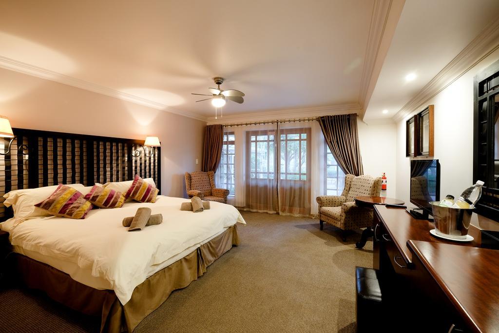 Oxbow Country Estate *