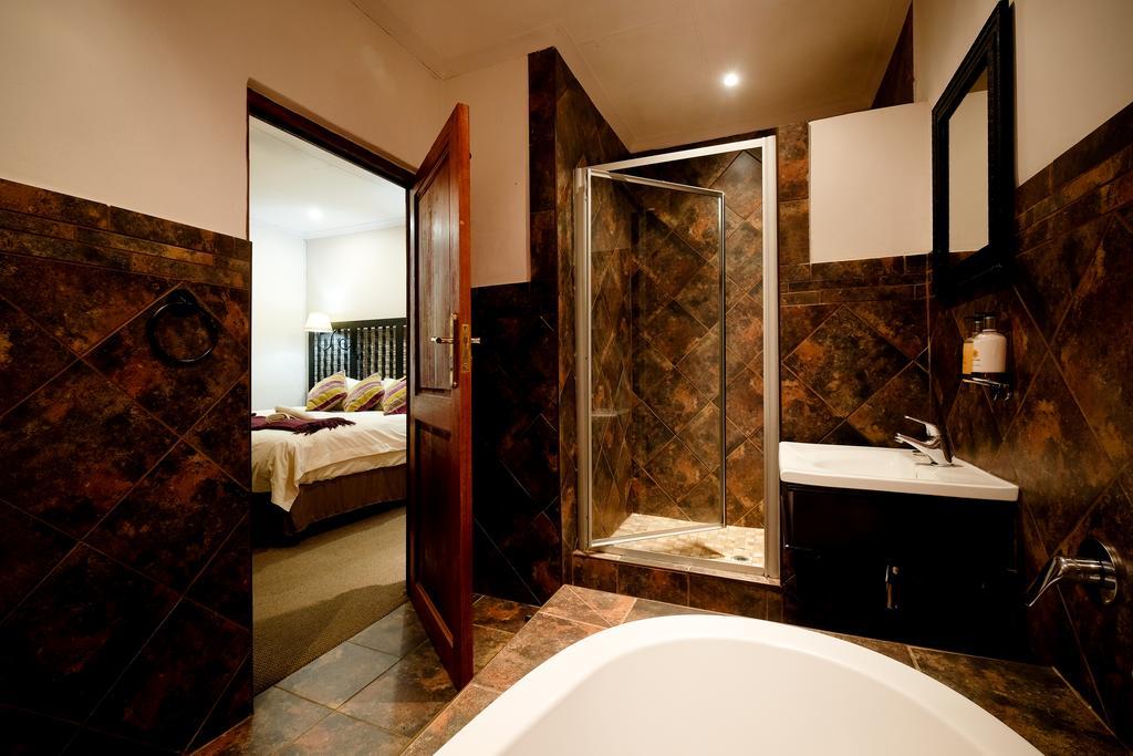 Oxbow Country Estate Country house