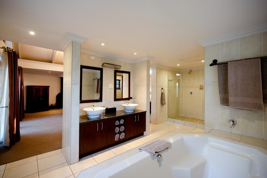 Oxbow Country Estate Country house