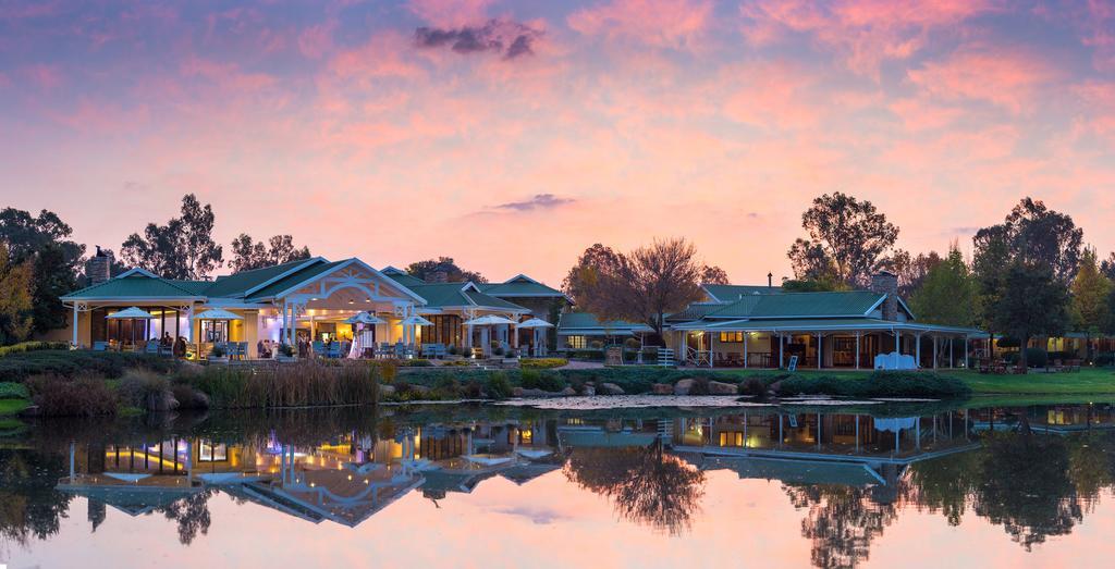 Oxbow Country Estate Country house *